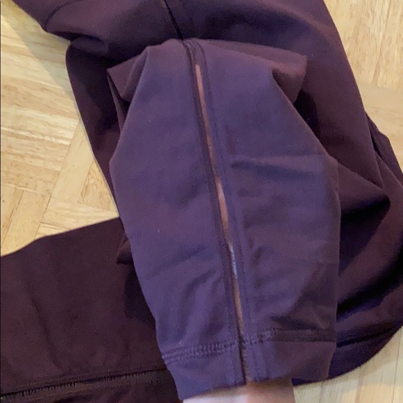 EUC Lululemon 7/8 Purple Leggings - Picture 5 of 7